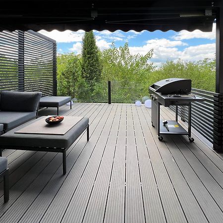 Pergola House In A Green Oasis With Fantastic View Daire Petrovaradin Dış mekan fotoğraf